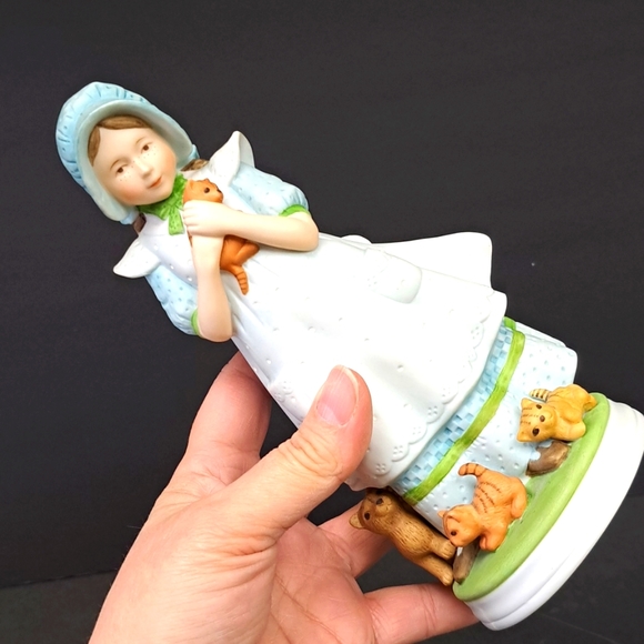 Vintage 1981 "Hollie Hobbie" fine porcelain figure with her cat and kittens - Picture 3 of 10